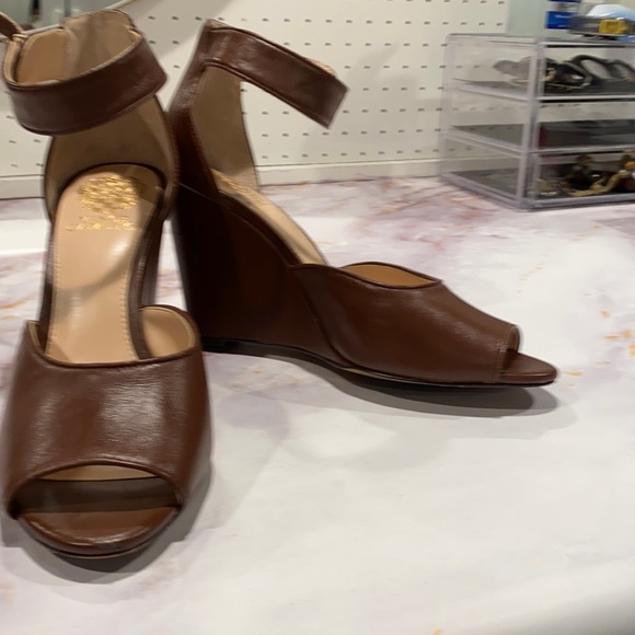 Vince Camino wedge shoes with peek toe and ankle strap. SZ 9 . Worn once - Picture 2 of 7